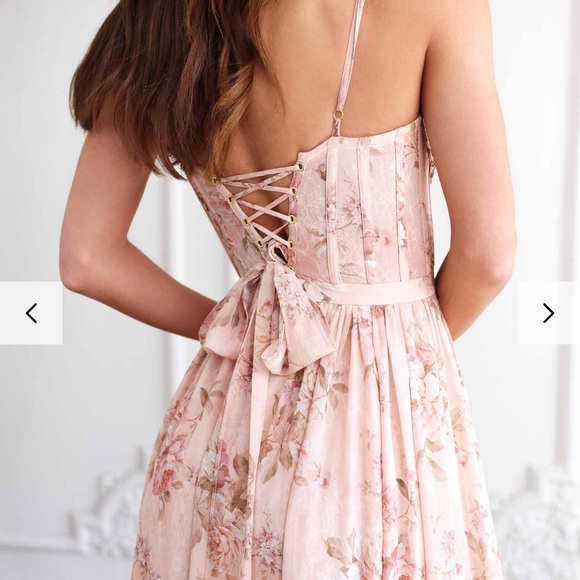 The Carmen Dress in Peach Tapestry - Picture 5 of 13